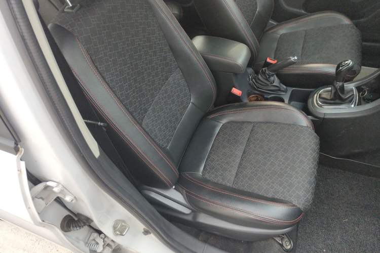 Used Cowin C3 2015 1.5L Manual Gold Diamond Edition Right Front Seat