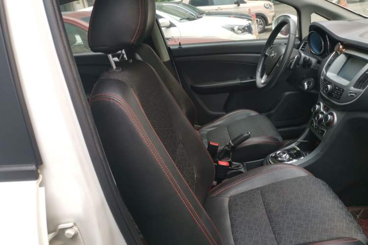Used Cowin C3 2015 1.5L AMT Gold Diamond Edition Right Front Seat