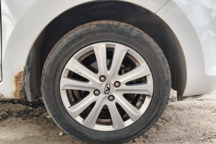 Used Cowin C3 2015 1.5L Manual Gold Diamond Edition Right Front Wheel Hub