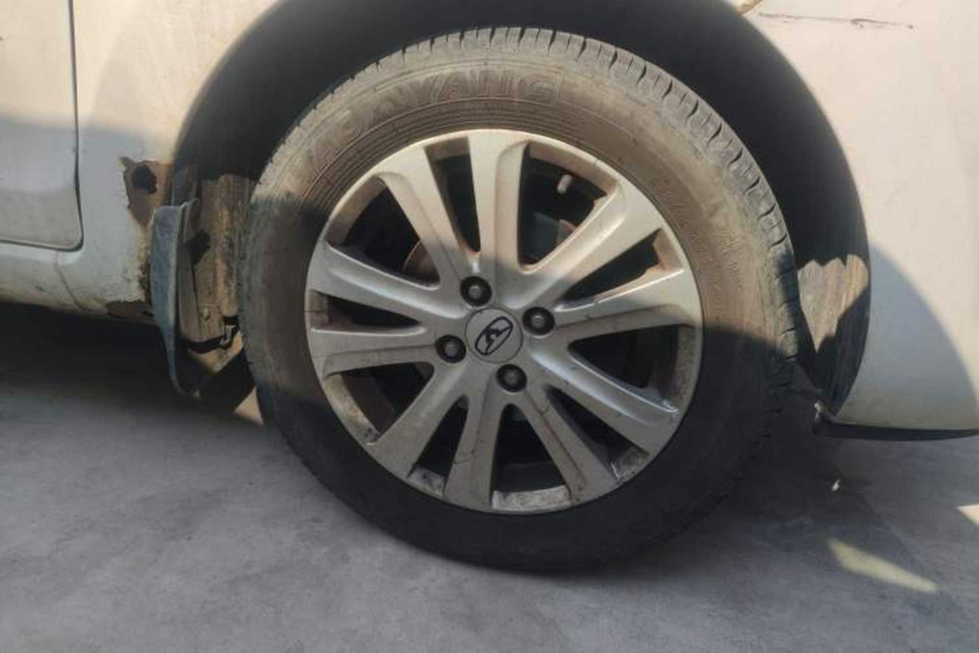 Used Cowin C3 2015 1.5L Manual Gold Diamond Edition Right Front Wheel Hub