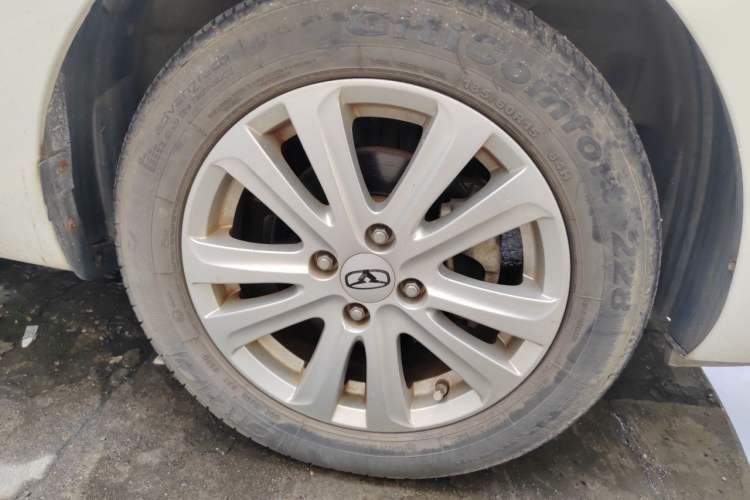 Used Cowin C3 2015 1.5L AMT Gold Diamond Edition Right Front Wheel Hub