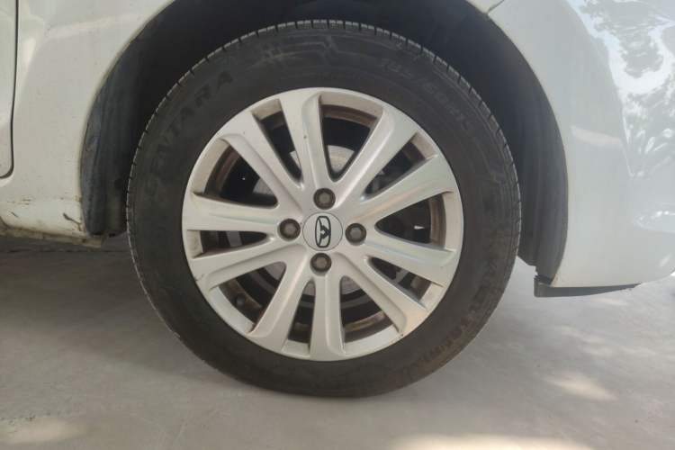 Used Cowin C3 2015 1.5L Manual Gold Diamond Edition Right Front Wheel Hub