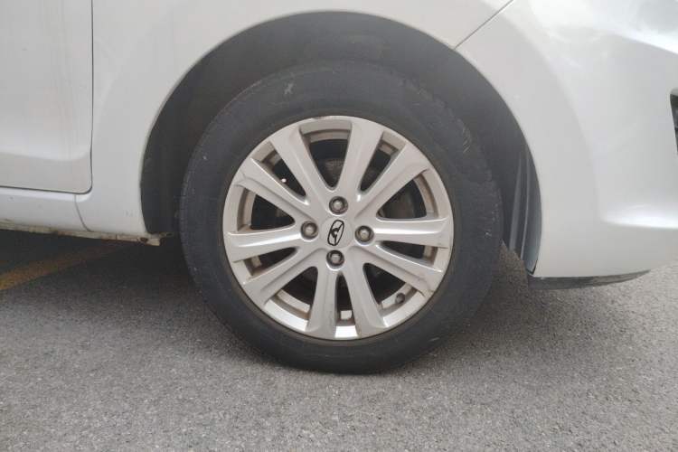 Used Cowin C3 2015 1.5L Manual Yellow Diamond Edition Right Front Wheel Hub