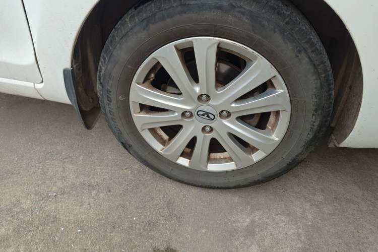 Used Cowin C3 2015 1.5L AMT Gold Diamond Edition Right Front Wheel Hub