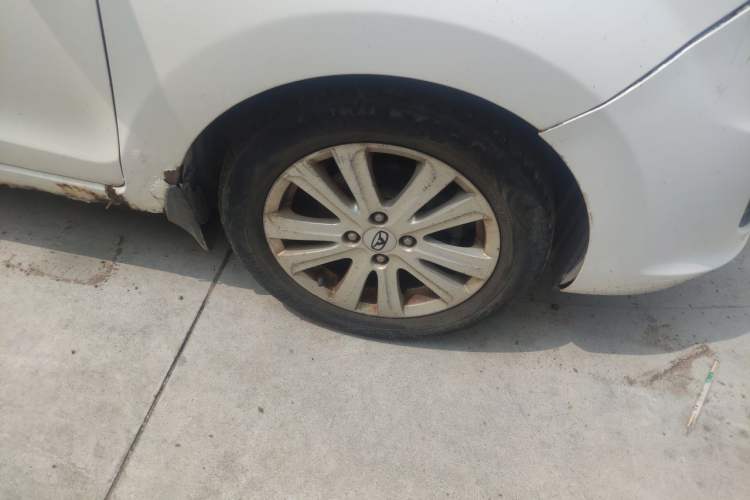 Used Cowin C3 2015 1.5L Manual Gold Diamond Edition Right Front Wheel Hub