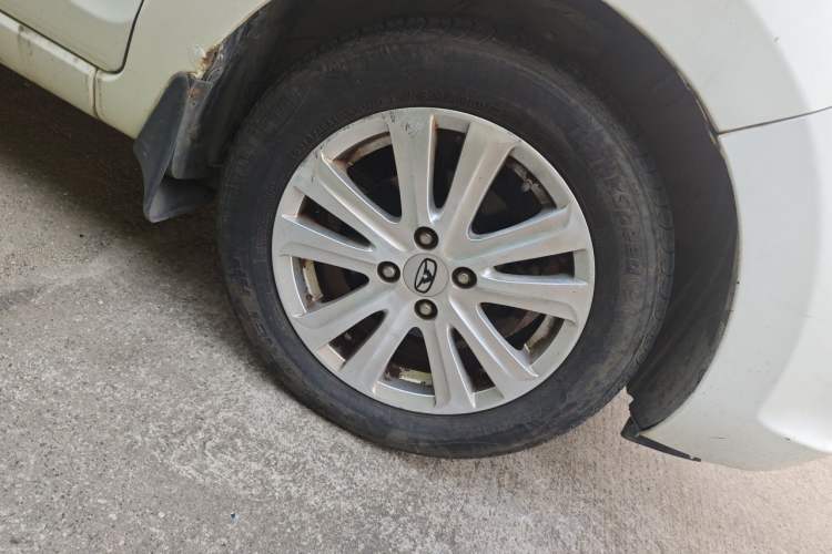 Used Cowin C3 2015 1.5L Manual Gold Diamond Edition Right Front Wheel Hub