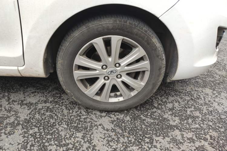 Used Cowin C3 2015 1.5L Manual Gold Diamond Edition Right Front Wheel Hub