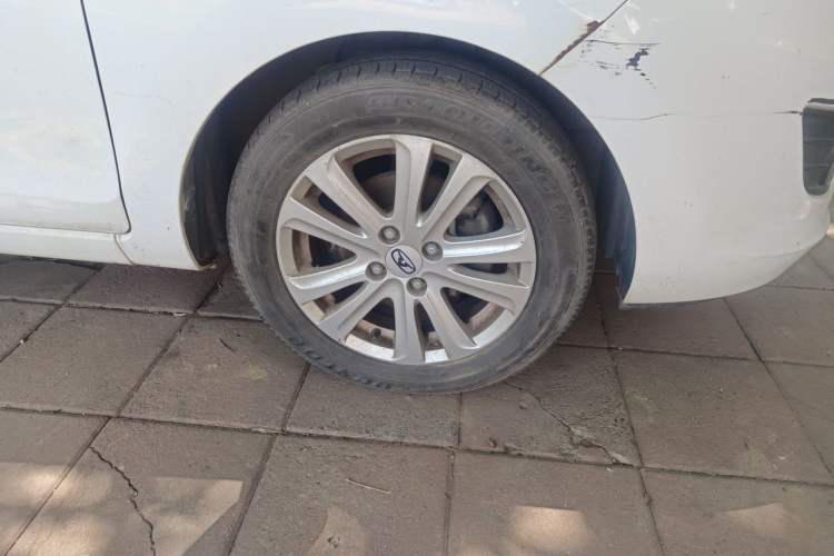 Used Cowin C3 2015 1.5L Manual Gold Diamond Edition Right Front Wheel Hub