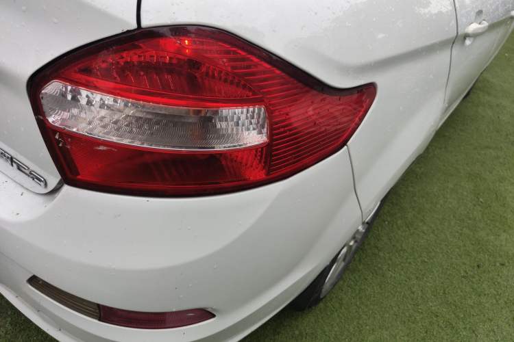 Used Cowin C3 2015 1.5L AMT Gold Diamond Edition Right Rear Taillight