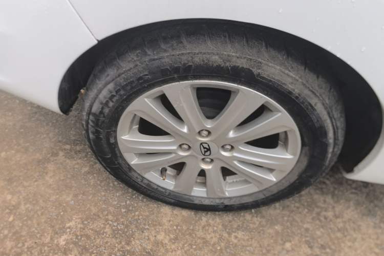 Used Cowin C3 2015 1.5L AMT Gold Diamond Edition Right Rear Wheel Hub