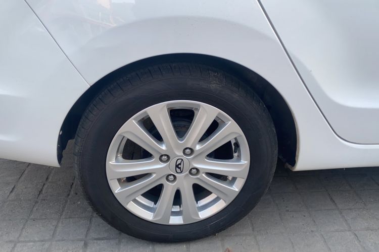 Used Cowin C3 2015 1.5L AMT Gold Diamond Edition Right Rear Wheel Hub