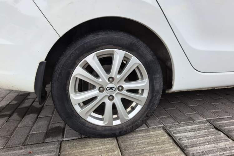 Used Cowin C3 2015 1.5L Manual Gold Diamond Edition Right Rear Wheel Hub