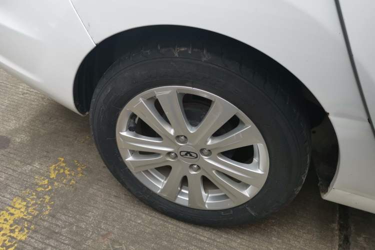 Used Cowin C3 2015 1.5L AMT Gold Diamond Edition Right Rear Wheel Hub