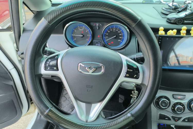 Used Cowin C3 2015 1.5L Manual Gold Diamond Edition Steering Wheel