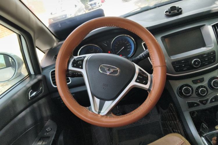 Used Cowin C3 2015 1.5L Manual Gold Diamond Edition Steering Wheel