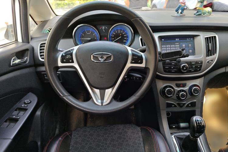 Used Cowin C3 2015 1.5L Manual Gold Diamond Edition Steering Wheel