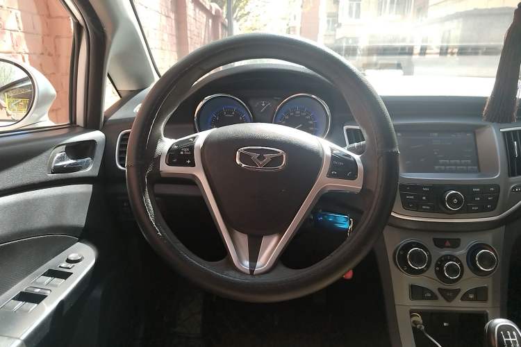 Used Cowin C3 2015 1.5L Manual Gold Diamond Edition Steering Wheel