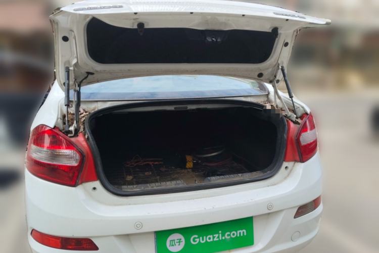 Used Cowin C3 2015 1.5L AMT Gold Diamond Edition Trunk