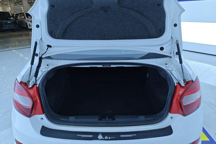 Used Cowin C3 2015 1.5L AMT Gold Diamond Edition Trunk