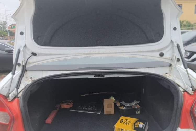 Used Cowin C3 2015 1.5L AMT Gold Diamond Edition Trunk