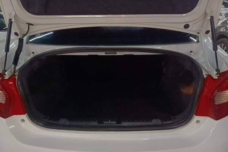 Used Cowin C3 2015 1.5L AMT Gold Diamond Edition Trunk