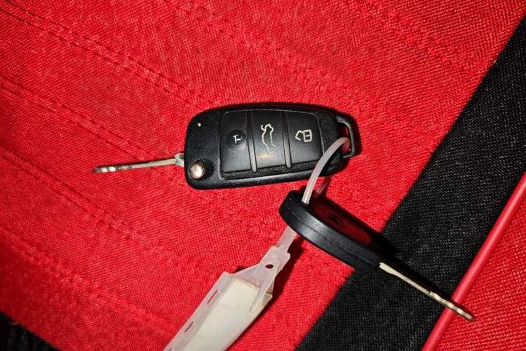 Used Cowin C3 2015 1.5L AMT Gold Diamond Edition Vehicle Key