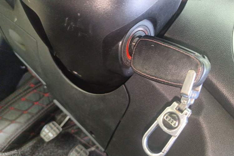 Used Cowin C3 2015 1.5L Manual Gold Diamond Edition Vehicle Key