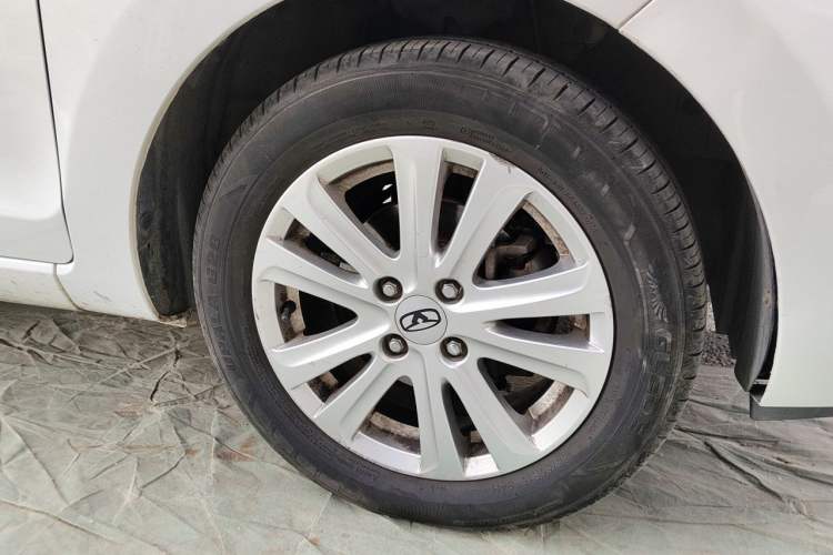 Used Cowin C3 2016 1.5L Automatic Hongzuan Edition Right Front Wheel Hub