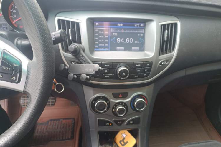 Used Cowin C3R 2015 1.5L Manual Gold Diamond Edition Audio And AC Panel