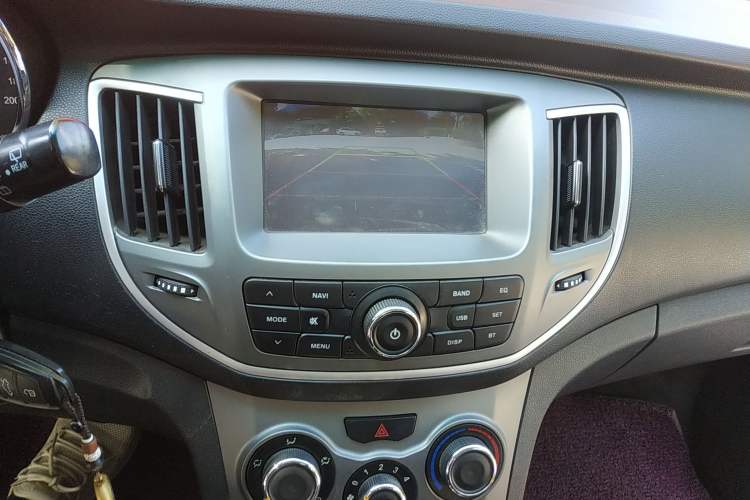 Used Cowin C3R 2015 1.5L AMT Gold Diamond Edition Audio And AC Panel