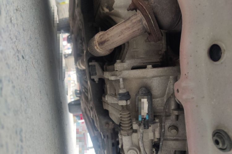 Used Cowin C3R 2015 1.5L AMT Gold Diamond Edition Chassis Front