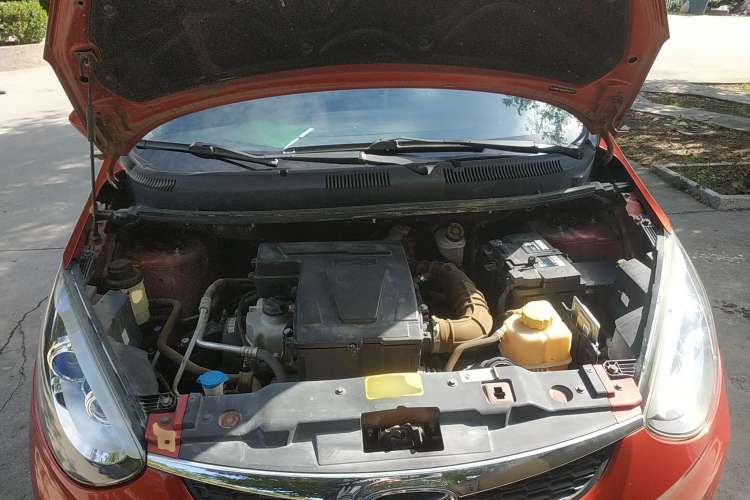 Used Cowin C3R 2015 1.5L AMT Gold Diamond Edition Engine Bay