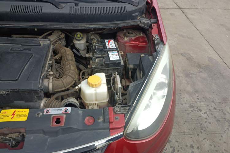 Used Cowin C3R 2015 1.5L Manual Gold Diamond Edition Engine Bay Left