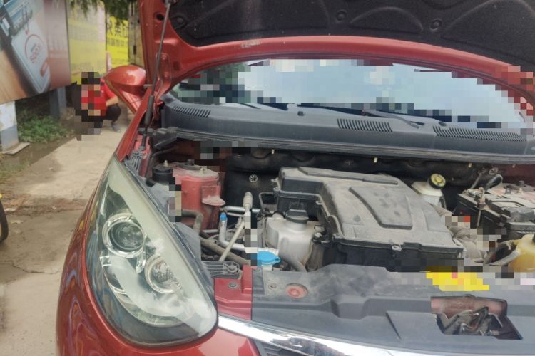 Used Cowin C3R 2015 1.5L AMT Gold Diamond Edition Engine Bay Right