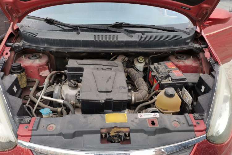 Used Cowin C3R 2015 1.5L Manual Gold Diamond Edition Engine Bay