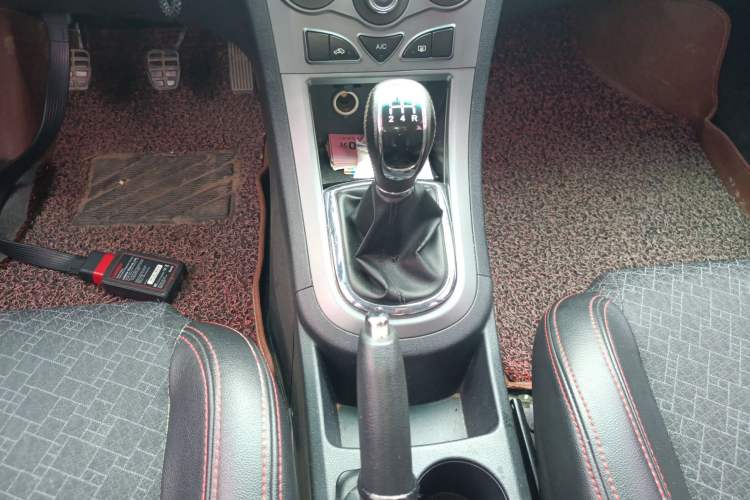 Used Cowin C3R 2015 1.5L Manual Yellow Diamond Edition Gear Lever