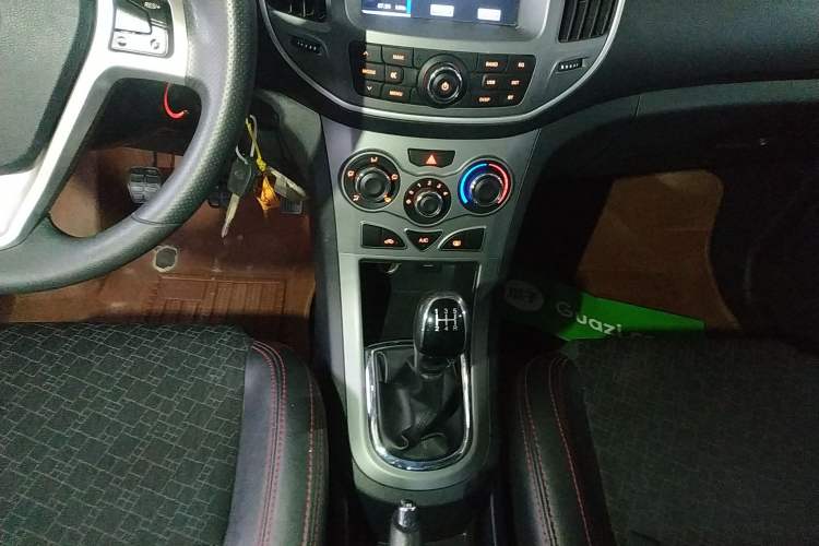 Used Cowin C3R 2015 1.5L Manual Gold Diamond Edition Gear Lever