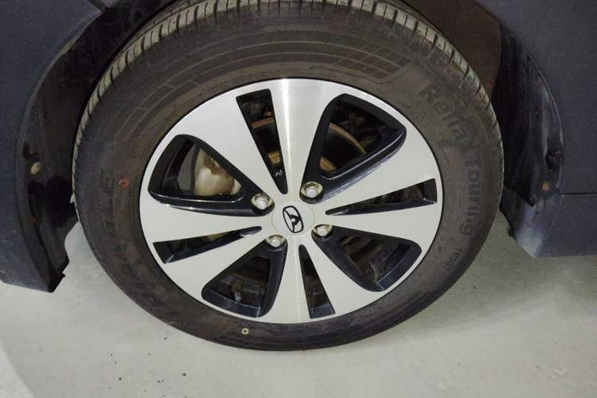 Used Cowin C3R 2015 1.5L AMT Gold Diamond Edition Left Front Wheel Hub