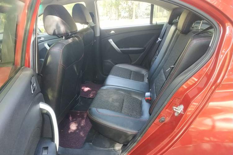 Used Cowin C3R 2015 1.5L AMT Gold Diamond Edition Left Rear Seat