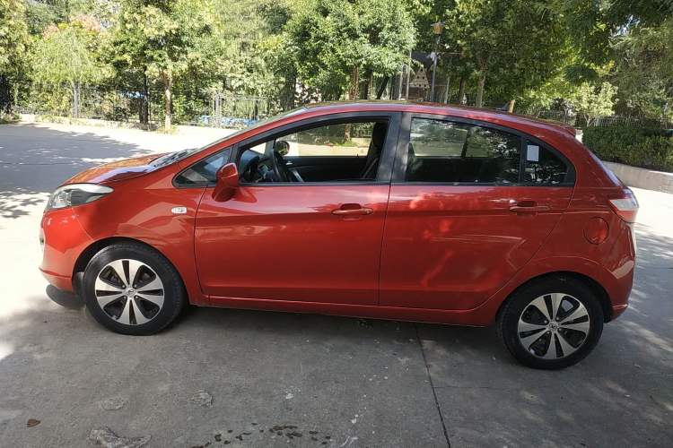 Used Cowin C3R 2015 1.5L AMT Gold Diamond Edition Left Side