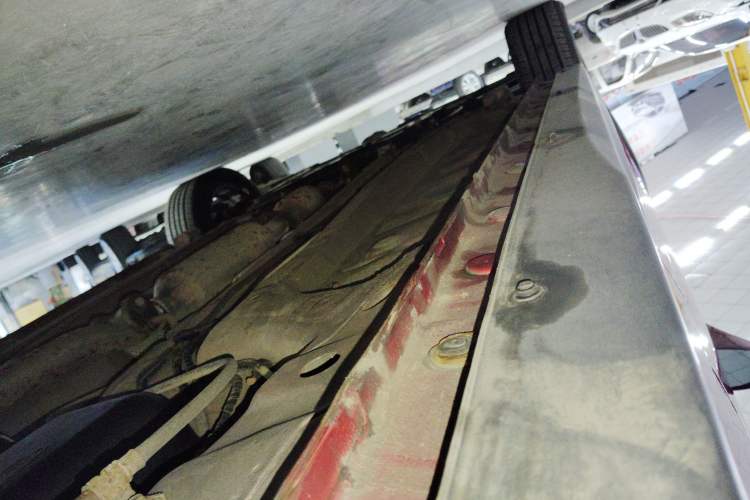 Used Cowin C3R 2015 1.5L AMT Gold Diamond Edition Left Side Sill