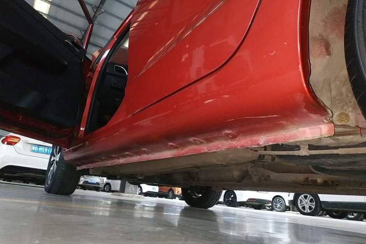 Used Cowin C3R 2015 1.5L Manual Gold Diamond Edition Left Side Sill