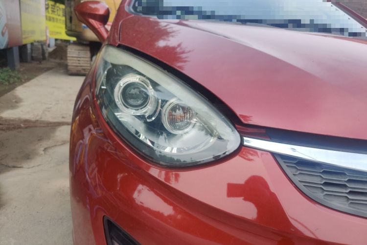 Used Cowin C3R 2015 1.5L AMT Gold Diamond Edition Right Front Headlight