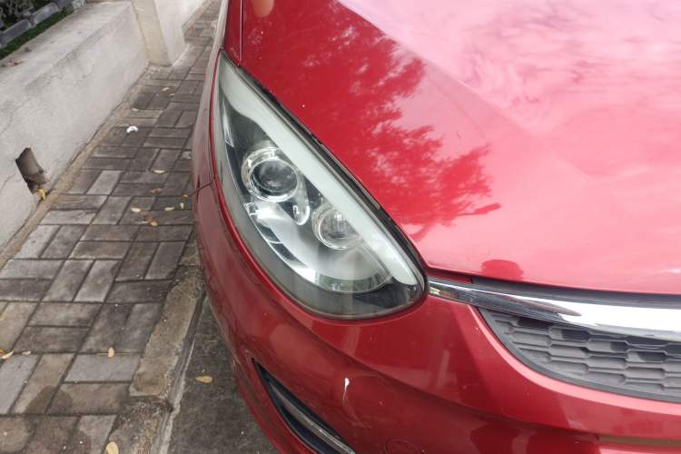 Used Cowin C3R 2015 1.5L Manual Gold Diamond Edition Right Front Headlight