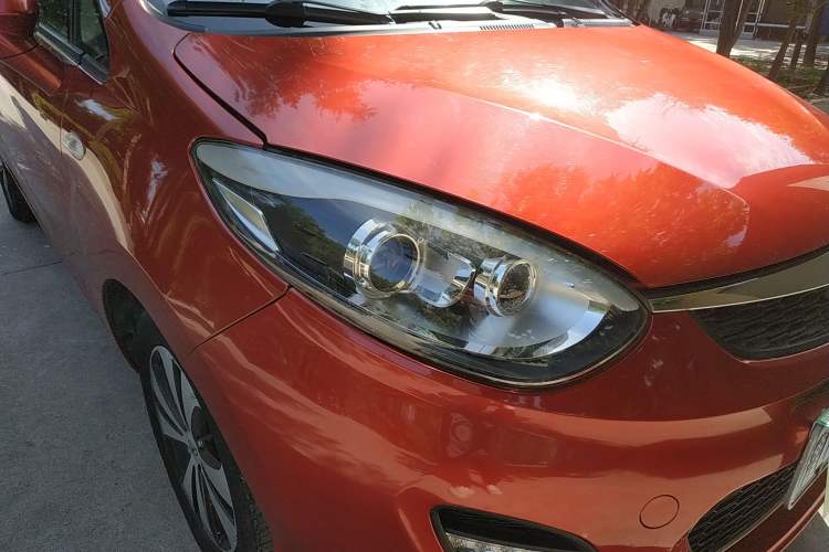 Used Cowin C3R 2015 1.5L AMT Gold Diamond Edition Right Front Headlight
