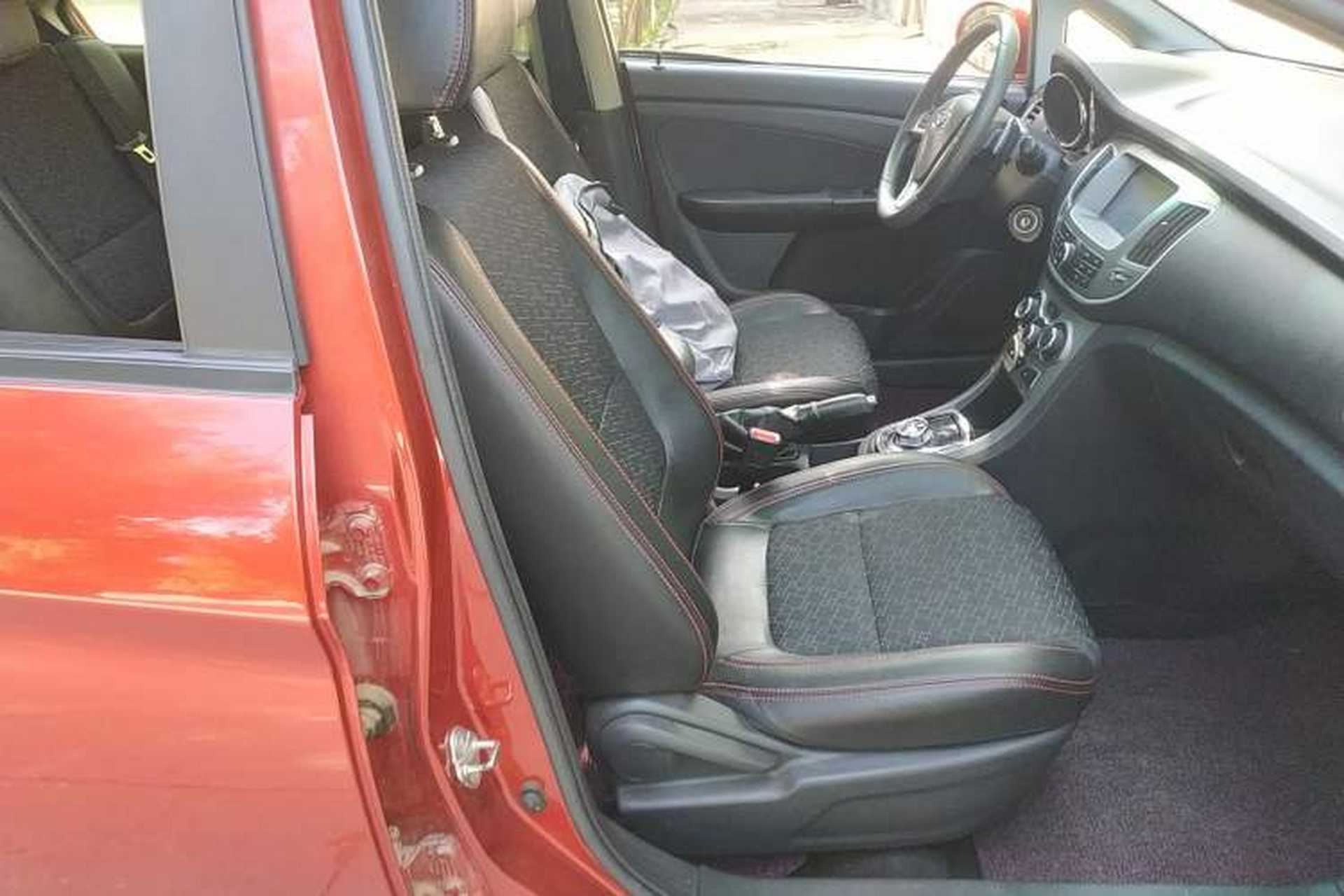 Used Cowin C3R 2015 1.5L AMT Gold Diamond Edition Right Front Seat