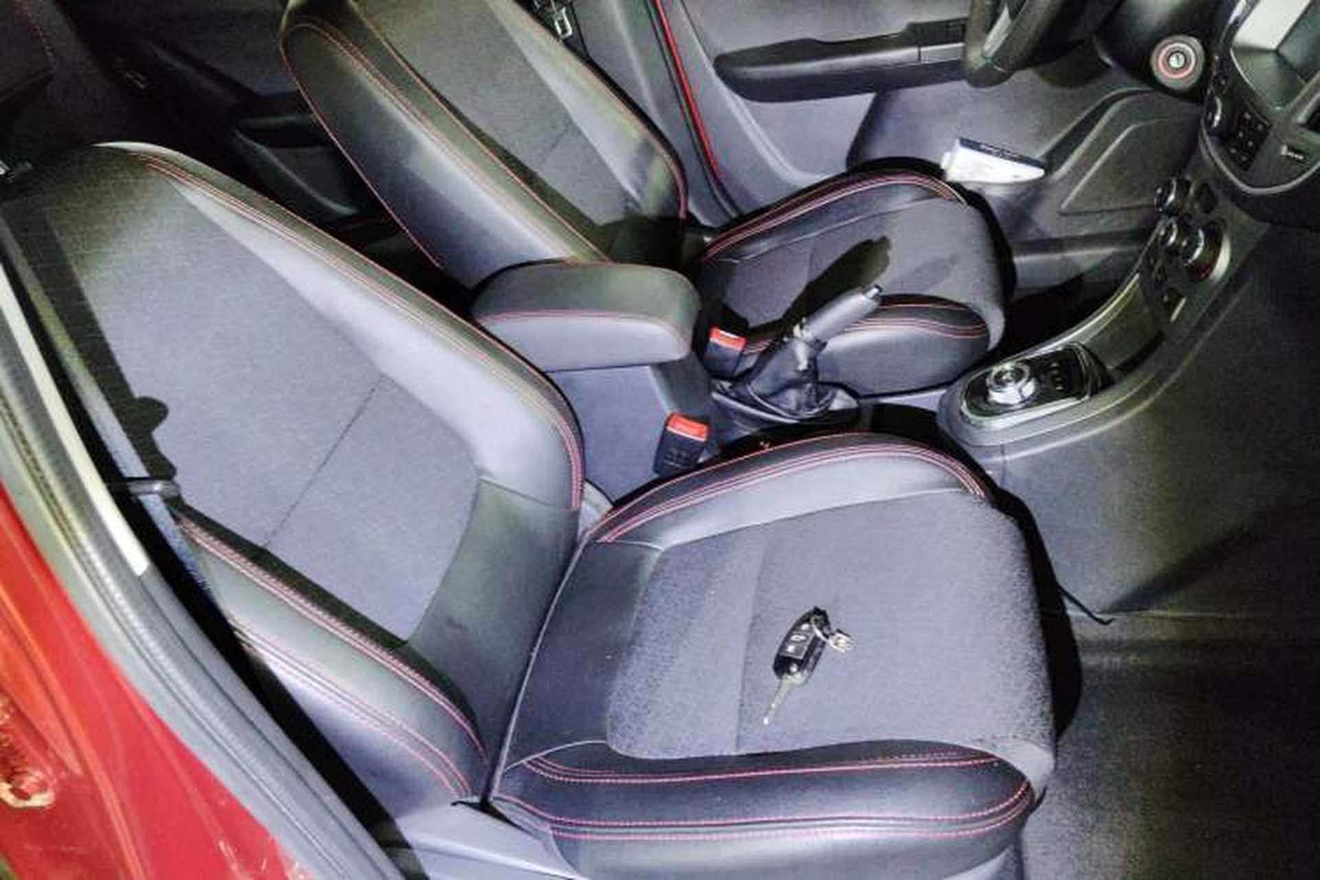 Used Cowin C3R 2015 1.5L AMT Gold Diamond Edition Right Front Seat