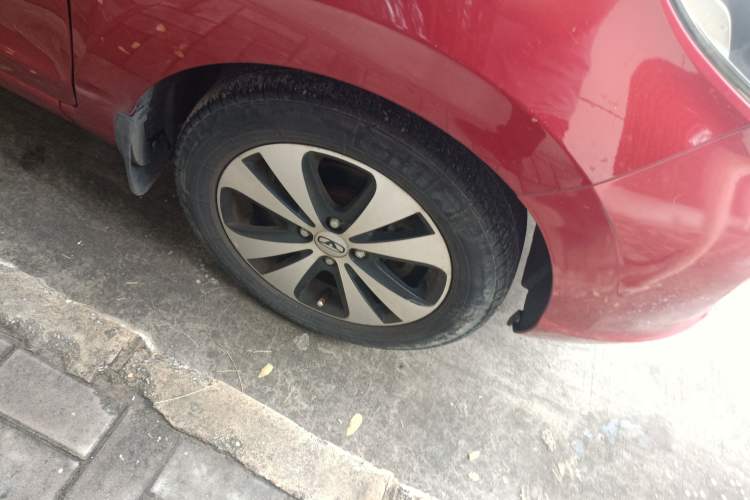Used Cowin C3R 2015 1.5L Manual Gold Diamond Edition Right Front Wheel Hub