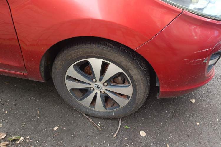 Used Cowin C3R 2015 1.5L Manual Gold Diamond Edition Right Front Wheel Hub