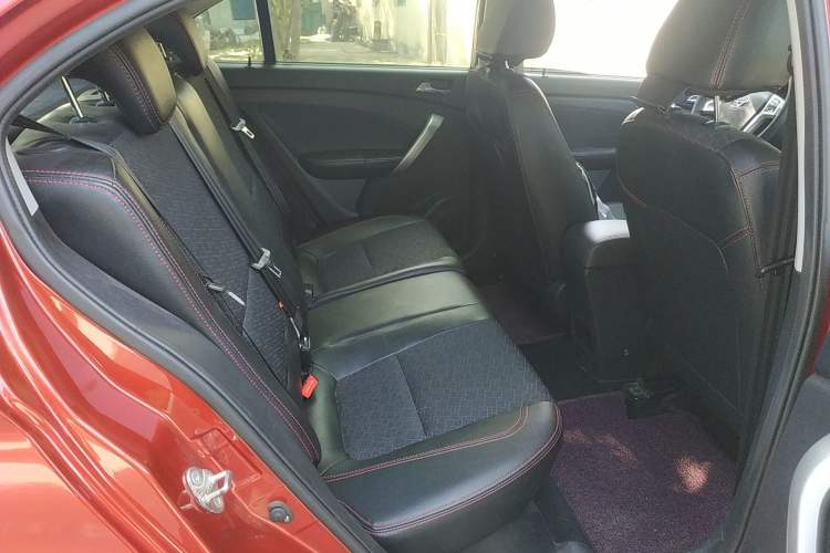 Used Cowin C3R 2015 1.5L AMT Gold Diamond Edition Right Rear Seat